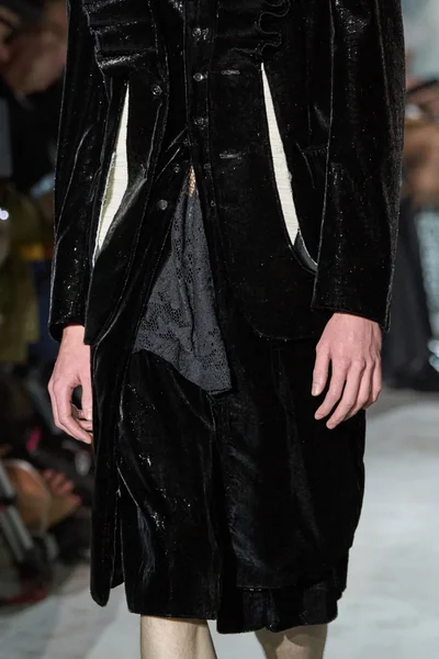Look 19